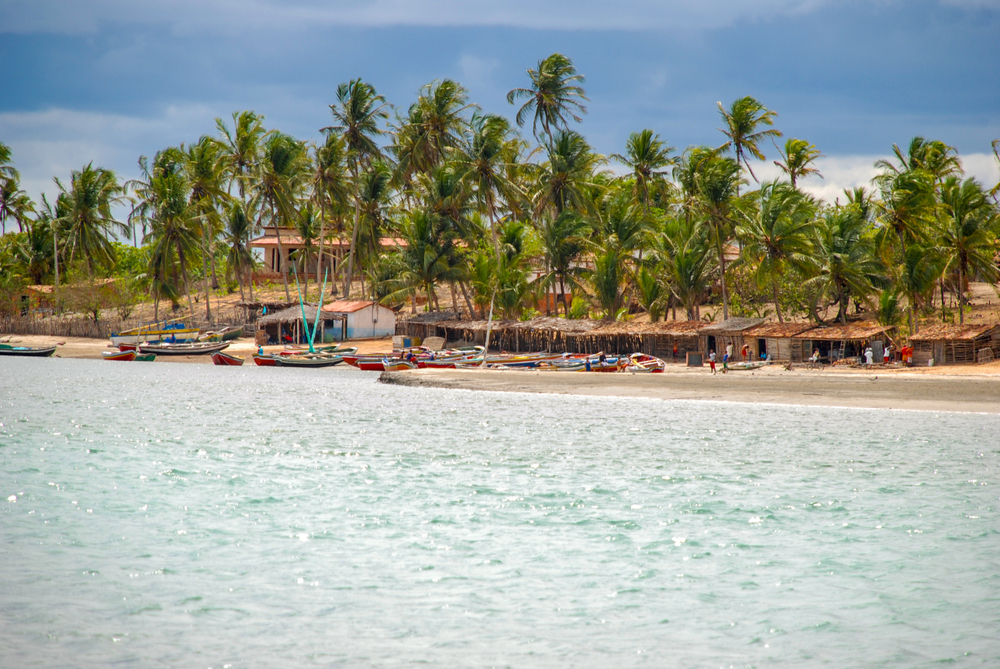 Jericoacoara es una playa virgen escondida detrás de las dunas de la costa oeste de Jijoca de Jericoacoara, Ceará, Brasil.
